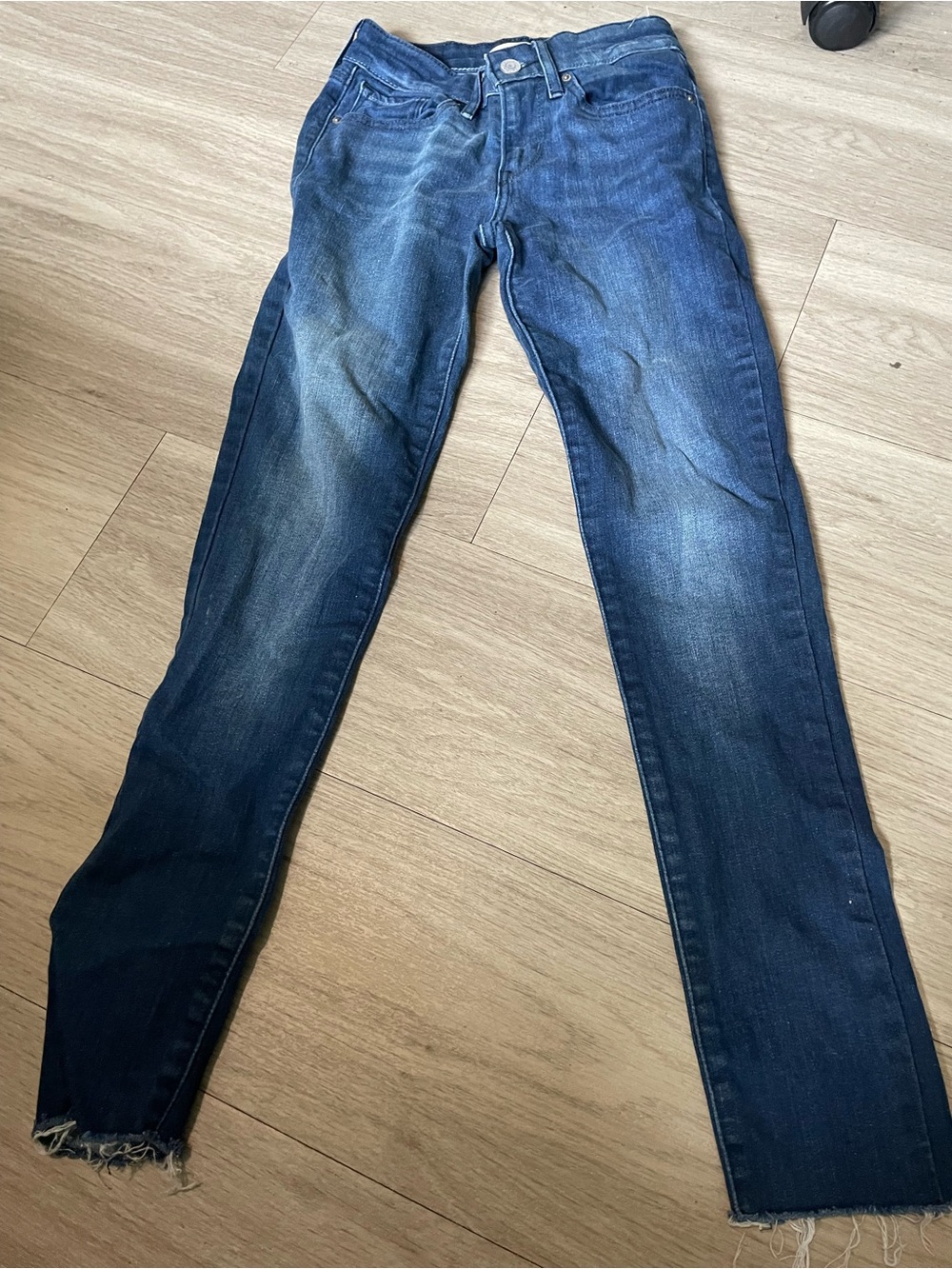Levi's Women's Skinny Jeans in Medium-Dark Blue
